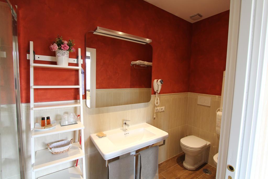 Area Sacra Relais Bed & Breakfast Rome Room photo